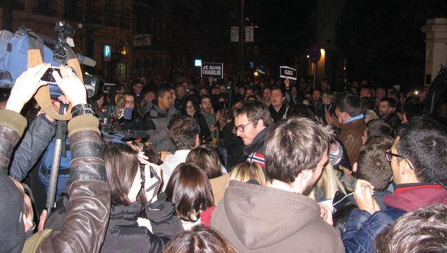 Митинги, посвященные теракту в Париже