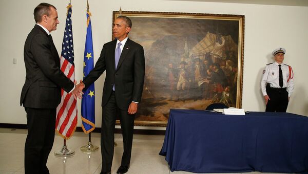 Барак Обама и посол Франции в США Жерар Оро