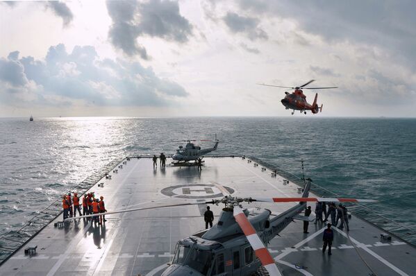 Операция по поднятию хвостовой части рухнувшего в Яванское море самолета AirAsia
