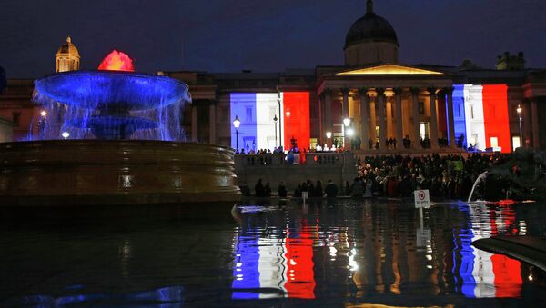 Лондон окрасился в цвета французского флага