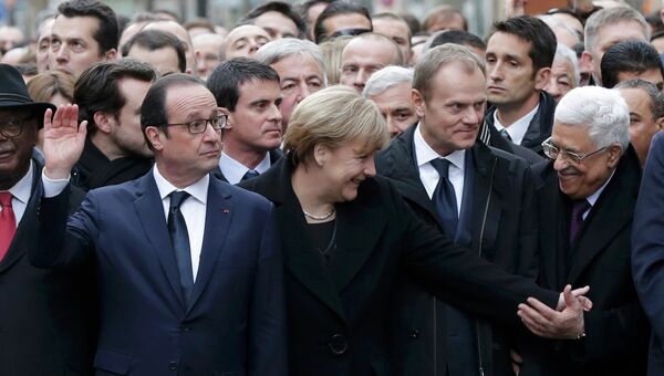 Франсуа Олланд и Ангела Меркель во время Марша единства в Париже