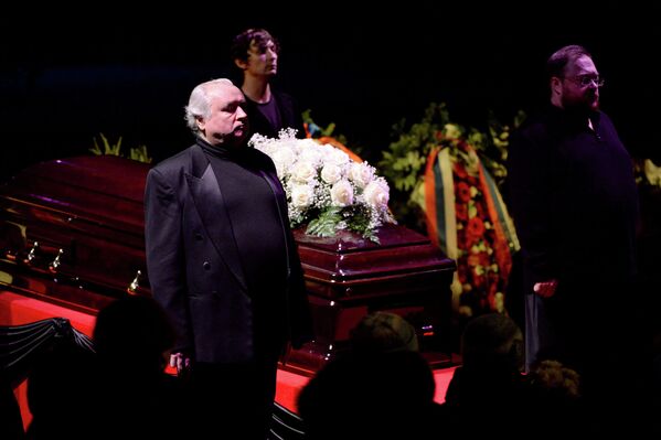 Церемония прощания с оперной певицей Еленой Образцовой на исторической сцене Большого театра