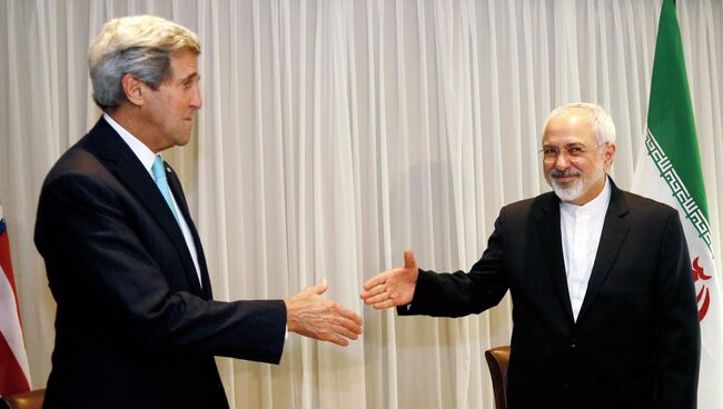 Госсекретарь США Джон Керри и глава МИД Ирана Мохаммад Джавад Зариф. Переговоры в Женеве