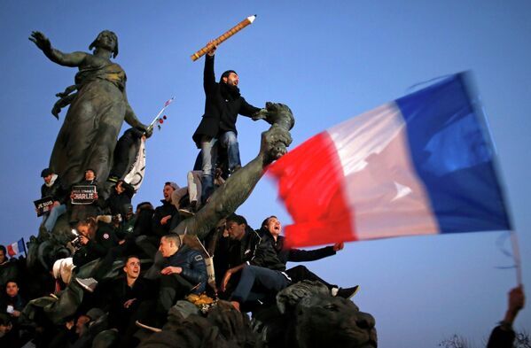 Сотни тысяч французских граждан приняли участие в марше солидарности на улицах Парижа