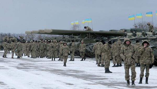Украинские военнослужащие на военной базе