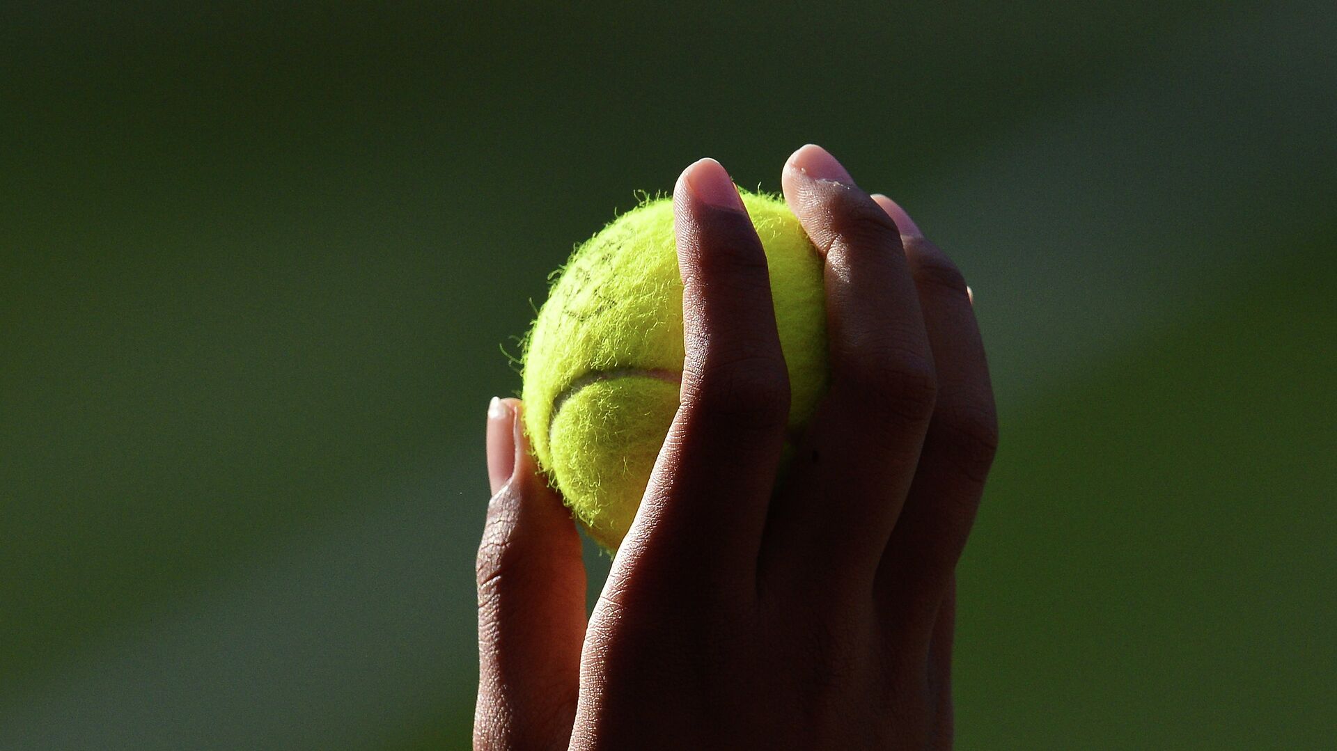 Мария Боузкова стала первой четвертьфиналисткой Уимблдонского теннисного турнира