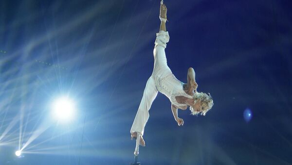 Воздушные акробаты Елена Петрикова и Елена Бараненко из России выступают на цирковом фестивале в Монте-Карло