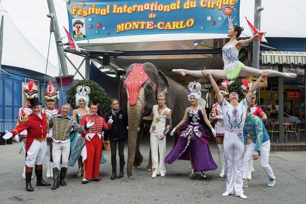 Участники Международного циркового фестиваля в Монте-Карло
