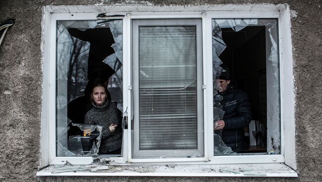 Последствия обстрелов. Архивное фото