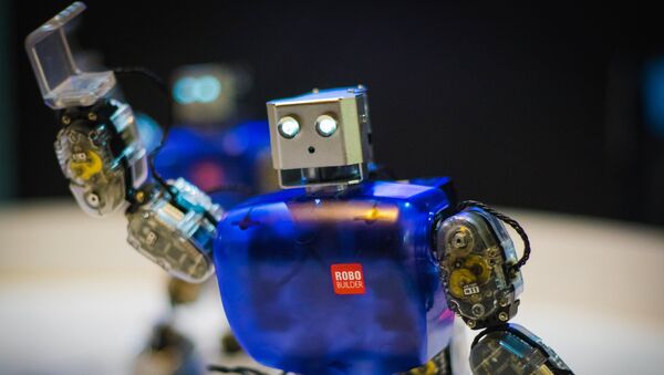 Танцующие роботы Робобилдеры на интерактивной выставке Бал роботов