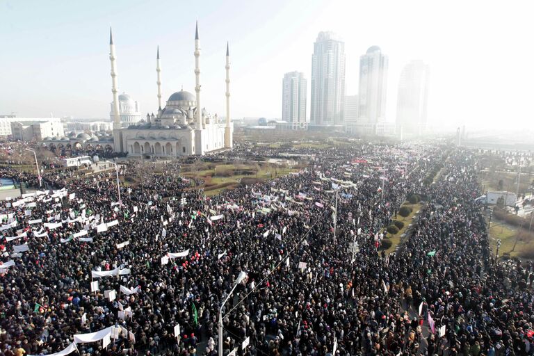 Митинг в защиту исламских ценностей в Грозном