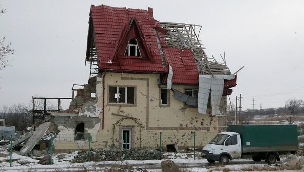 Разрушенный дом в Донецкой области, Украина