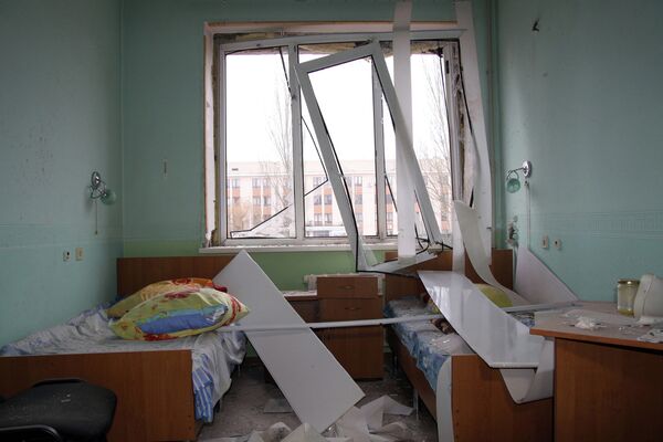Палата в донецкой больнице, пострадавшей от обстрела вооруженных сил Украины