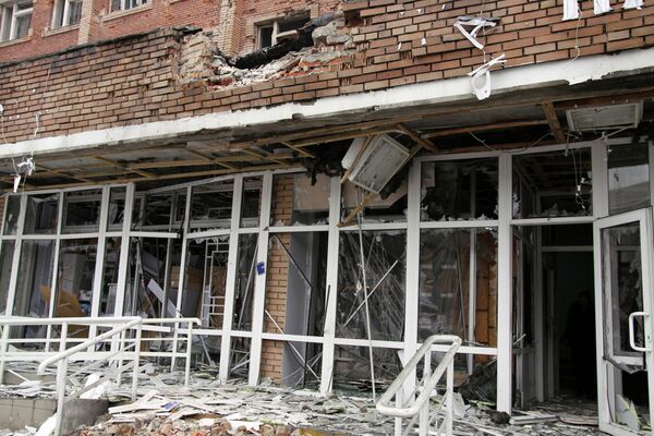 Больница в Донецке, поврежденная в результате обстрела украинской армией