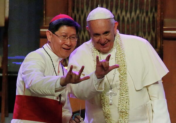 Папа Римский Франциск и архиепископ Манилы кардинал Луис Антонио Тагле