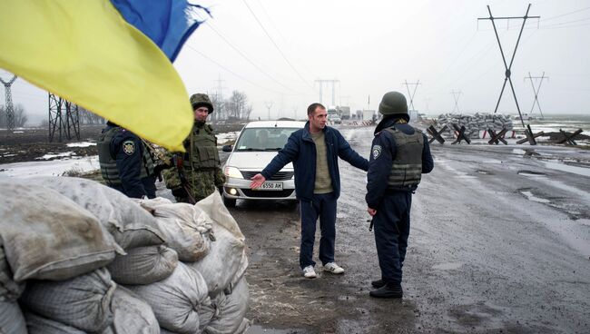 Блокпост украинских военных возле города Курахово, Донецкая область. 21 января 2015