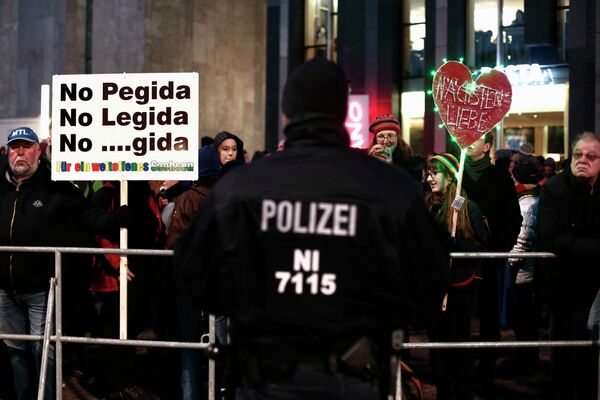 Протестующие против антиисламского движения в Лейпциге
