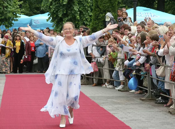 Актриса Раиса Рязанова Актриса Раиса Рязанова