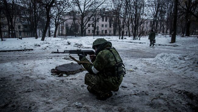 Ополченец в Киевском районе Донецка. Архивное фото