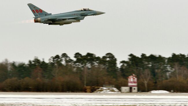 Самолет Eurofighter Typhoon. Архивное фото