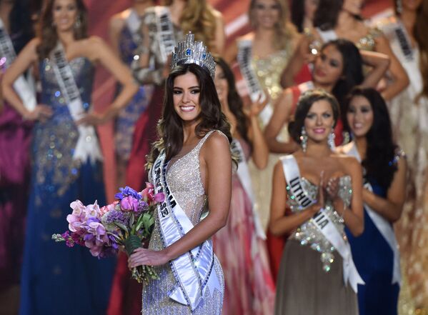 Победительница конкурса красоты Мисс Вселенная — 2014 Паулина Вега из Колумбии