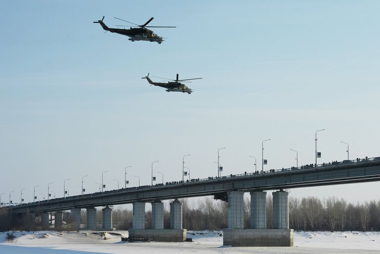 Вертолеты Ми-24 на авиашоу в Барнауле