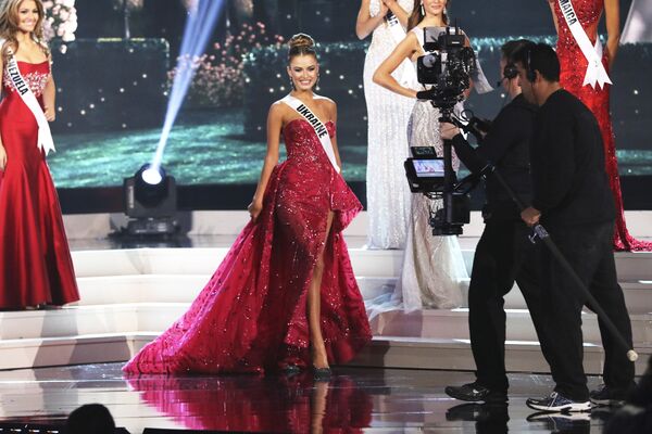 Участницы конкурса красоты Мисс Вселенная — 2014 Диана Гаркуша с Украины