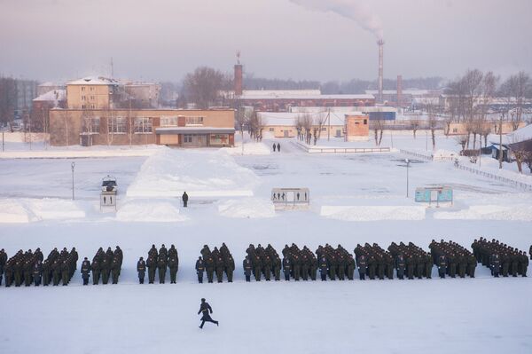 Курсанты 242 учебного центра министерства обороны РФ перед церемонией принятия присяги