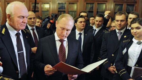 Президент России Владимир Путин во время встречи со студентами Национального минерально-сырьевого университета Горный