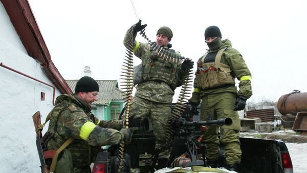 Украинские военнослужащие на боевой позиции в зоне конфликта. Архивное фото