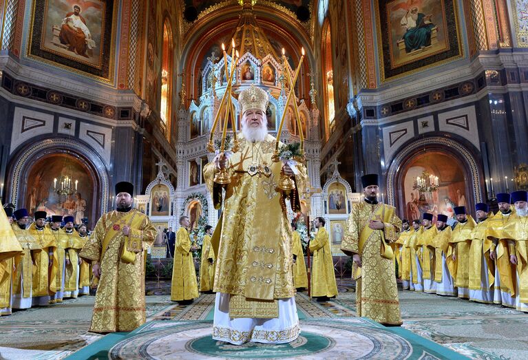 Патриарх Московский и всея Руси Кирилл во время Рождественского богослужения в храме Христа Спасителя в Москве