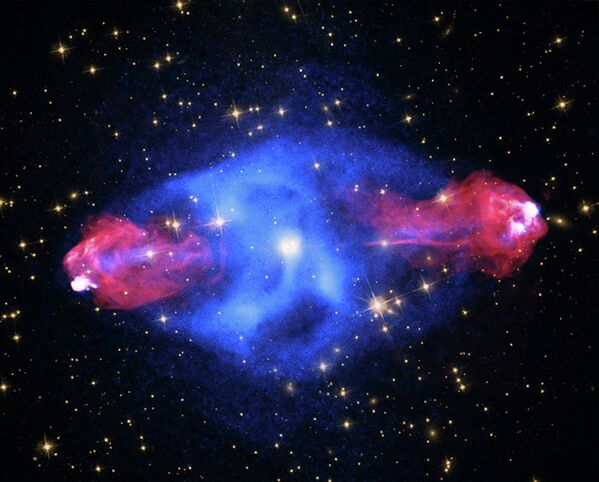 Галактика Лебедь А на снимке телескопа Чандра