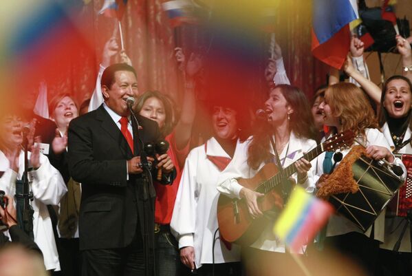 Президент Венесуэлы Уго Чавес во время выступления перед студентами Российского университета дружбы народов имени Патриса Лумумбы (РУДН)