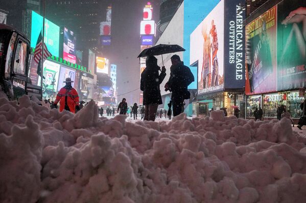 Снегопад в Нью-Йорке, США