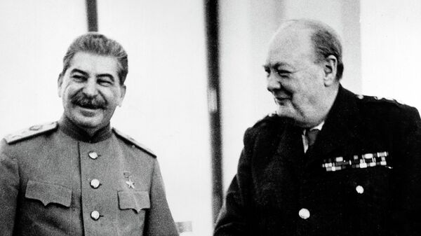 Маршал СССР Иосиф Виссарионович Сталин и премьер-министр Великобритании Уинстон Черчилль. Архивное фото