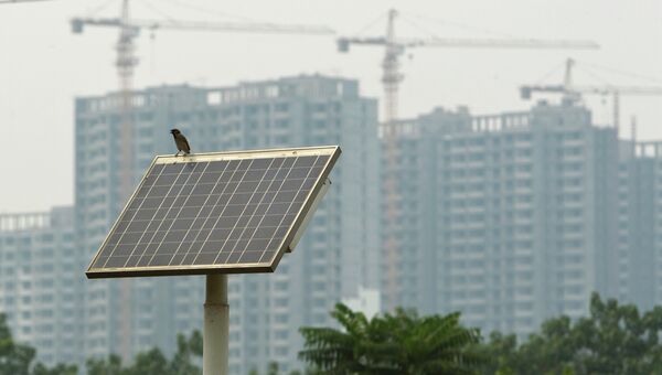 Солнечная батарея для уличного освещения в провинции Хэбэй в Китае. Архивное фото