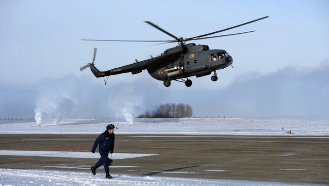 Учебно-тренировочные полеты над полигоном. Архивное фото