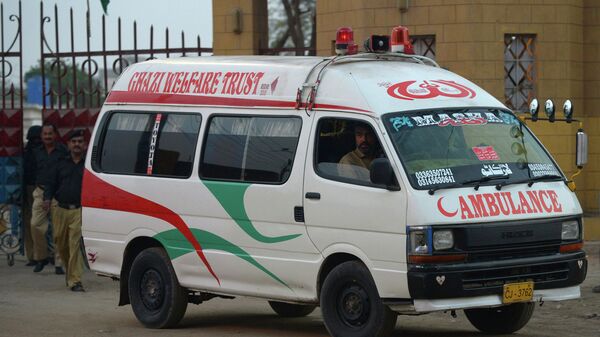 Автомобиль скорой помощи в Пакистане. Архивное фото