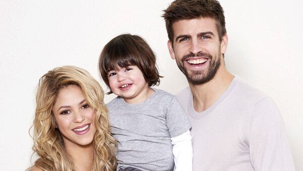 Певица Шакира с мужем Жераром Пике и сыном Миланом