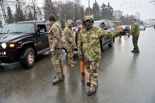 Силовики из батальона Айдар перекрыли дорогу возле здания Минобороны Украины