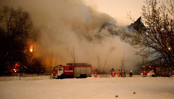Пожар в библиотеке Института общественных наук в Москве. Архивное фото