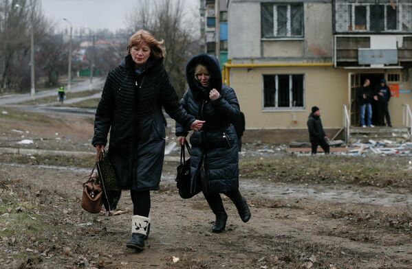 Жители Енакиево после обстрела