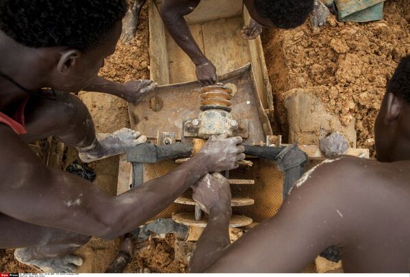 Добыча золота в Гане