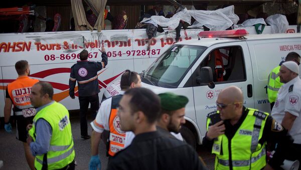 Службы спасения на месте крупной автоаварии на юге Израиля. 3 февраля 2015