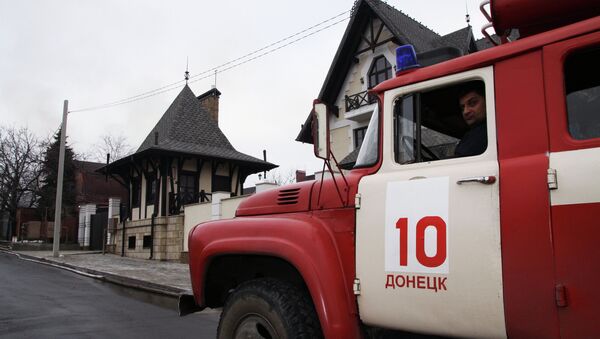 Пожарная машина в Куйбышевском районе Донецка. Архивное фото