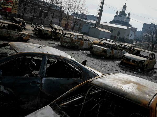 Сгоревшие автомобили в Мариуполе 3 февраля 2015