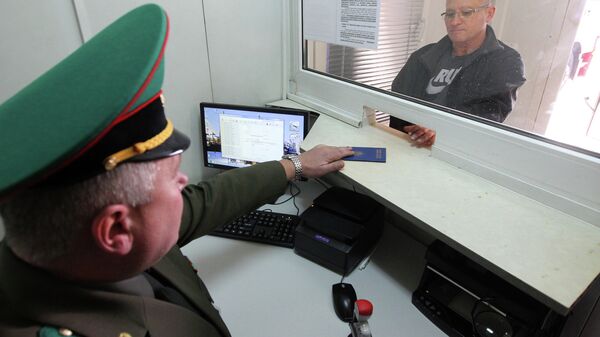 Сотрудник белорусской пограничной службы. Архивное фото