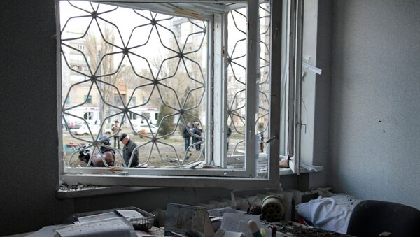 Пострадавшая в результате обстрела больница города Донецка. 4 февраля 2015