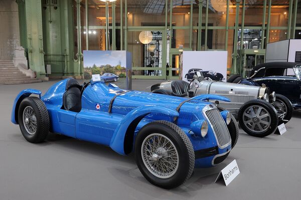 Автомобиль Delage D6, представленные на аукционе ретромобилей в Париже