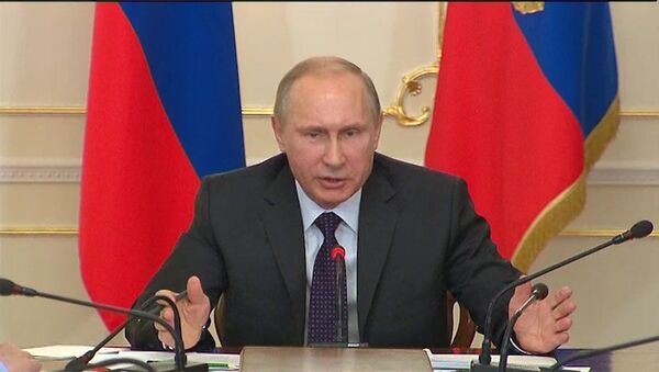 Путин раскритиковал кабмин за отмену электричек и потребовал вернуть их